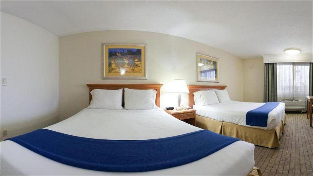 Holiday Inn Express Corning By Ihg Esterno foto