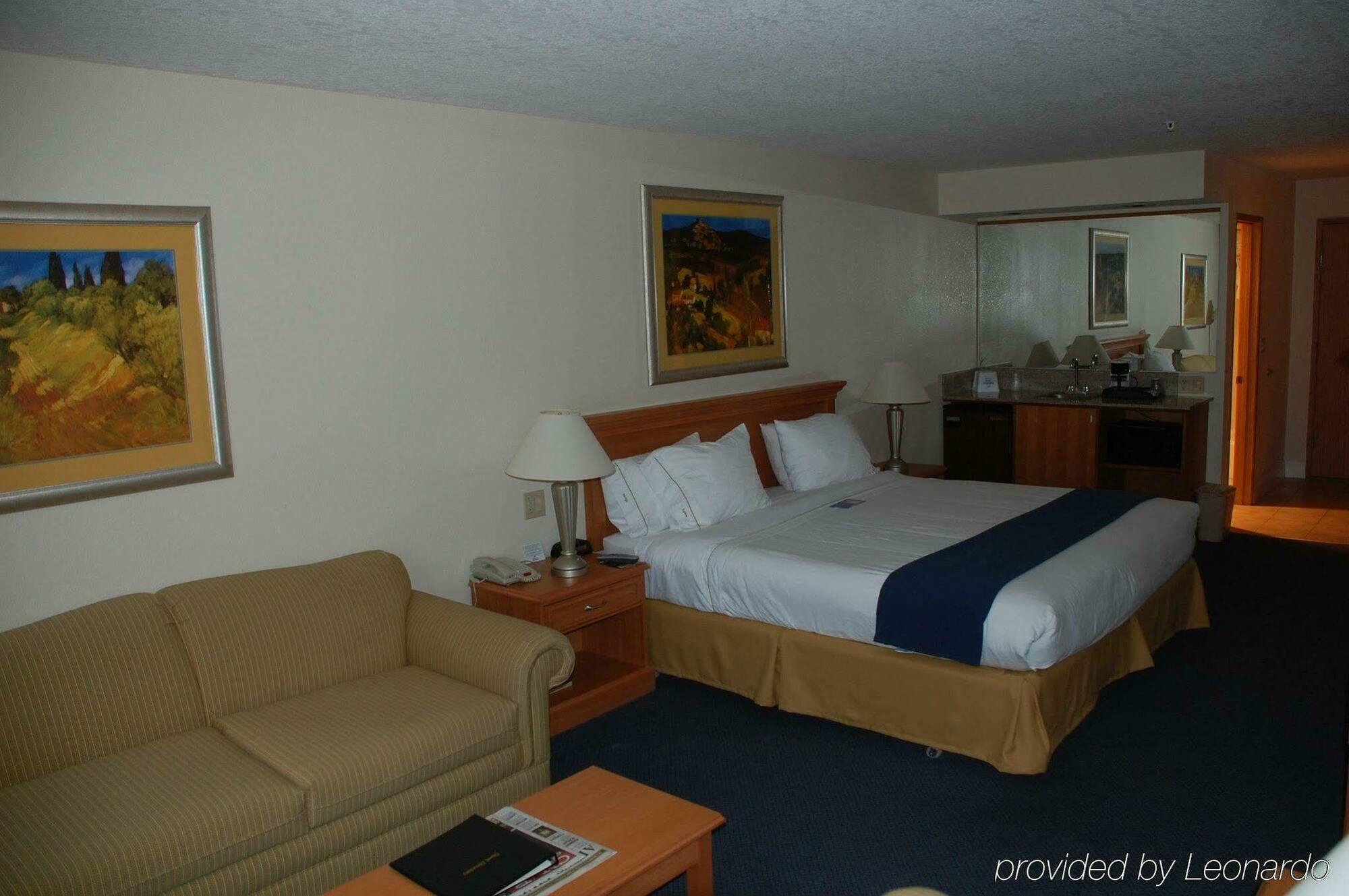 Holiday Inn Express Corning By Ihg Esterno foto